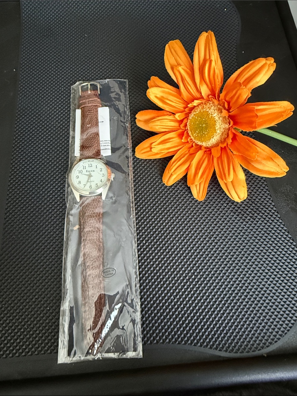 Brown Men's Leather Strap Watch with Classic Dial